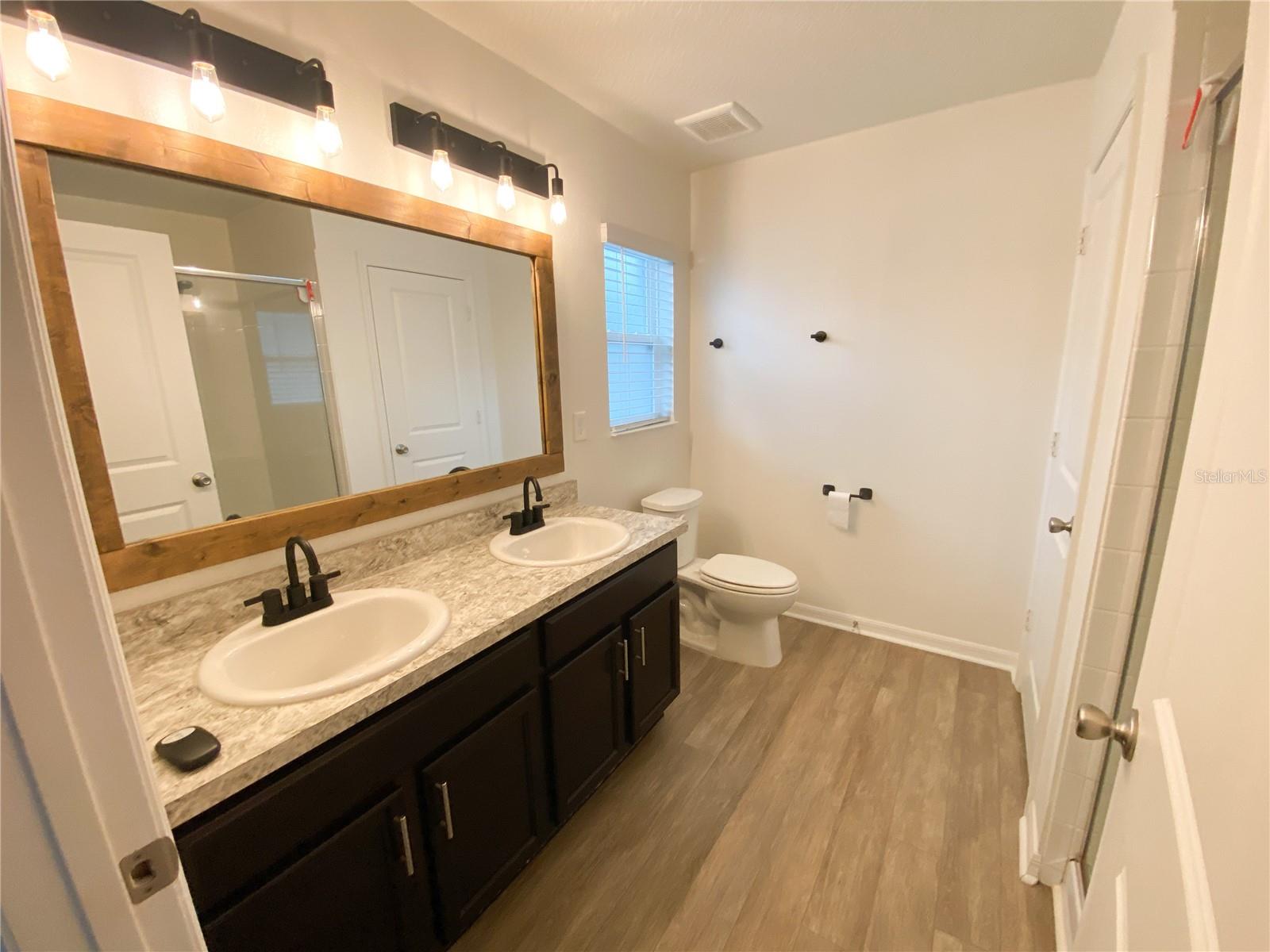 Image 12 of 38 For 4637 Glencrest Loop