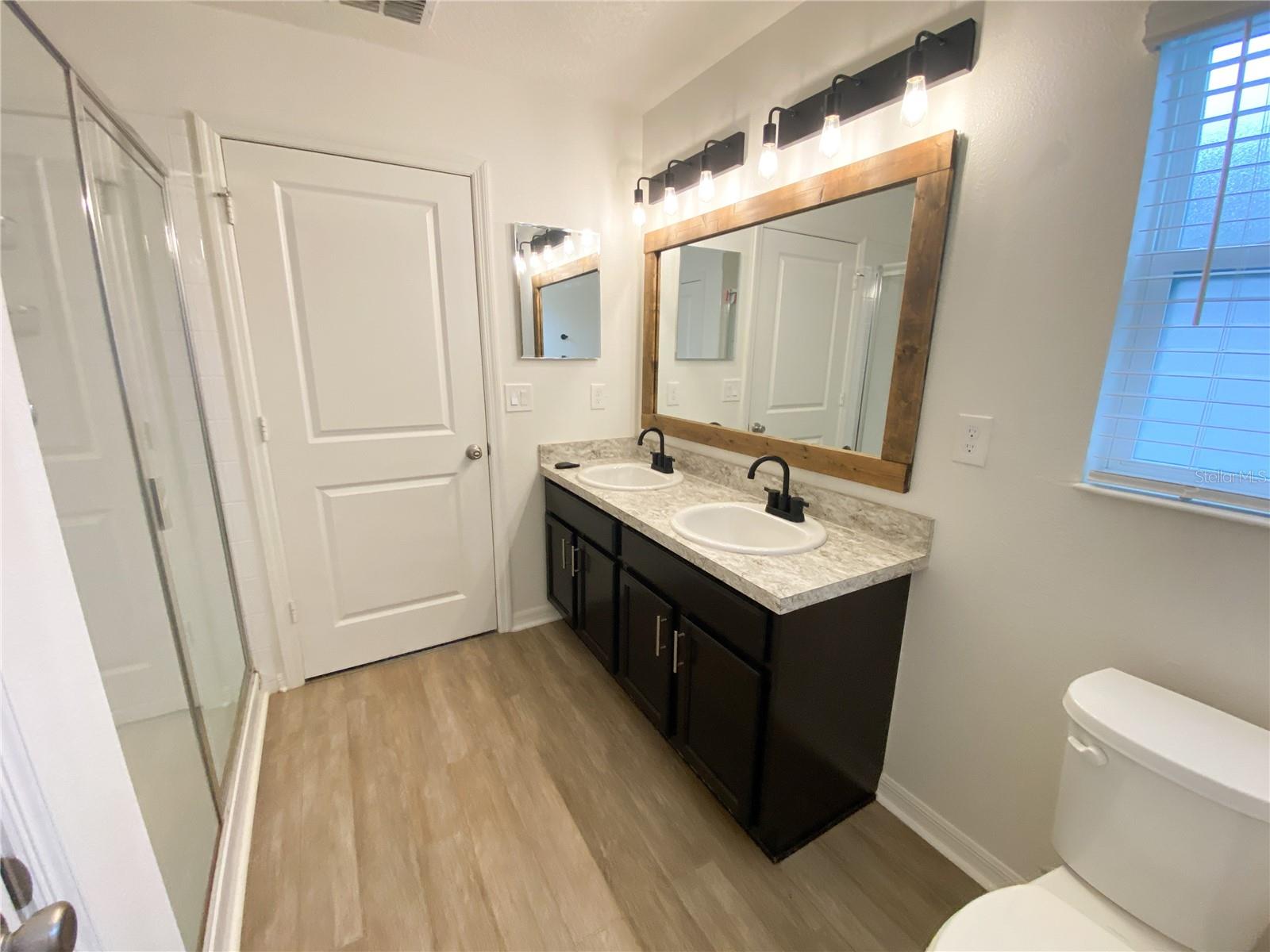 Image 14 of 38 For 4637 Glencrest Loop