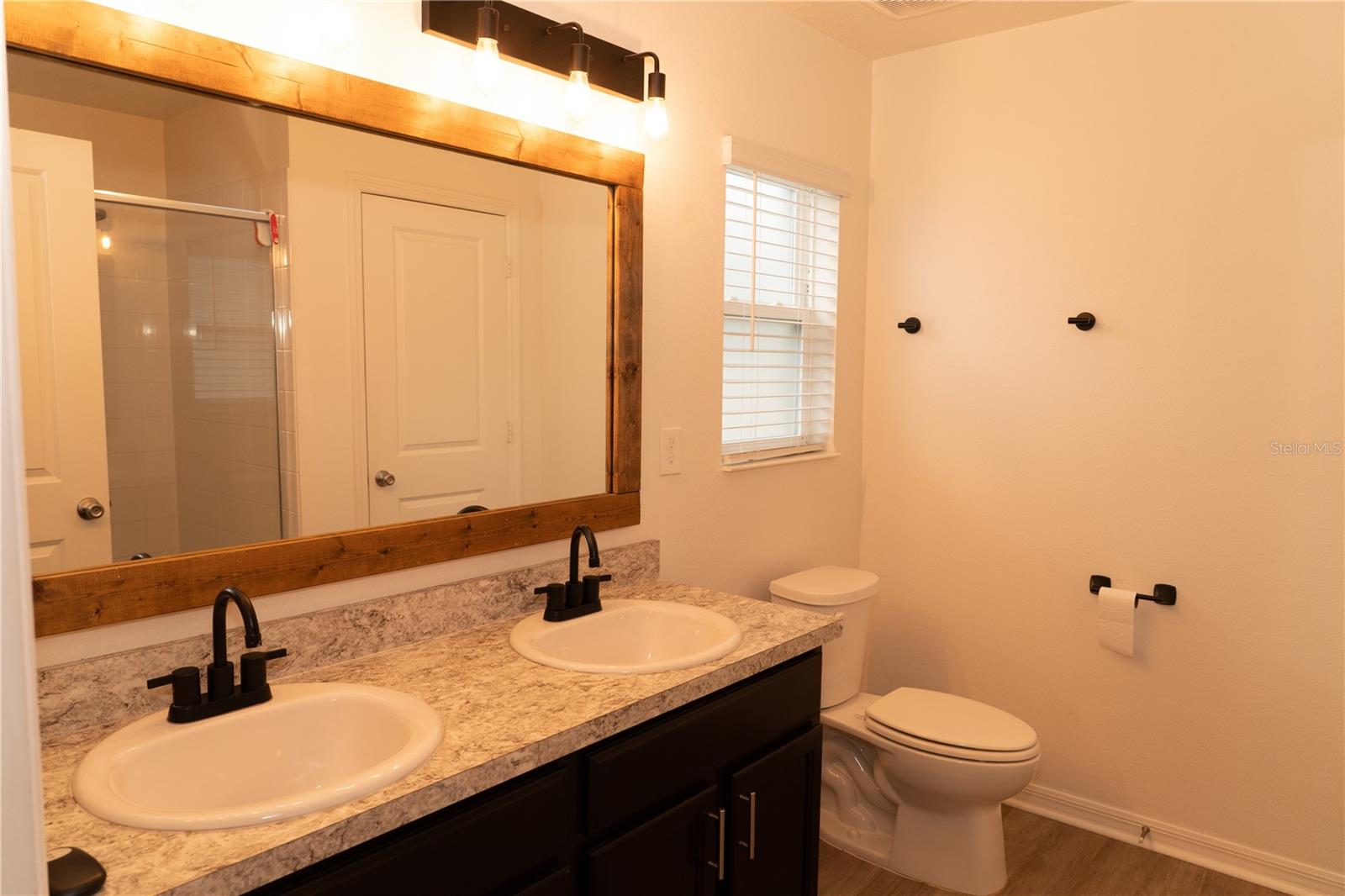 Image 26 of 38 For 4637 Glencrest Loop