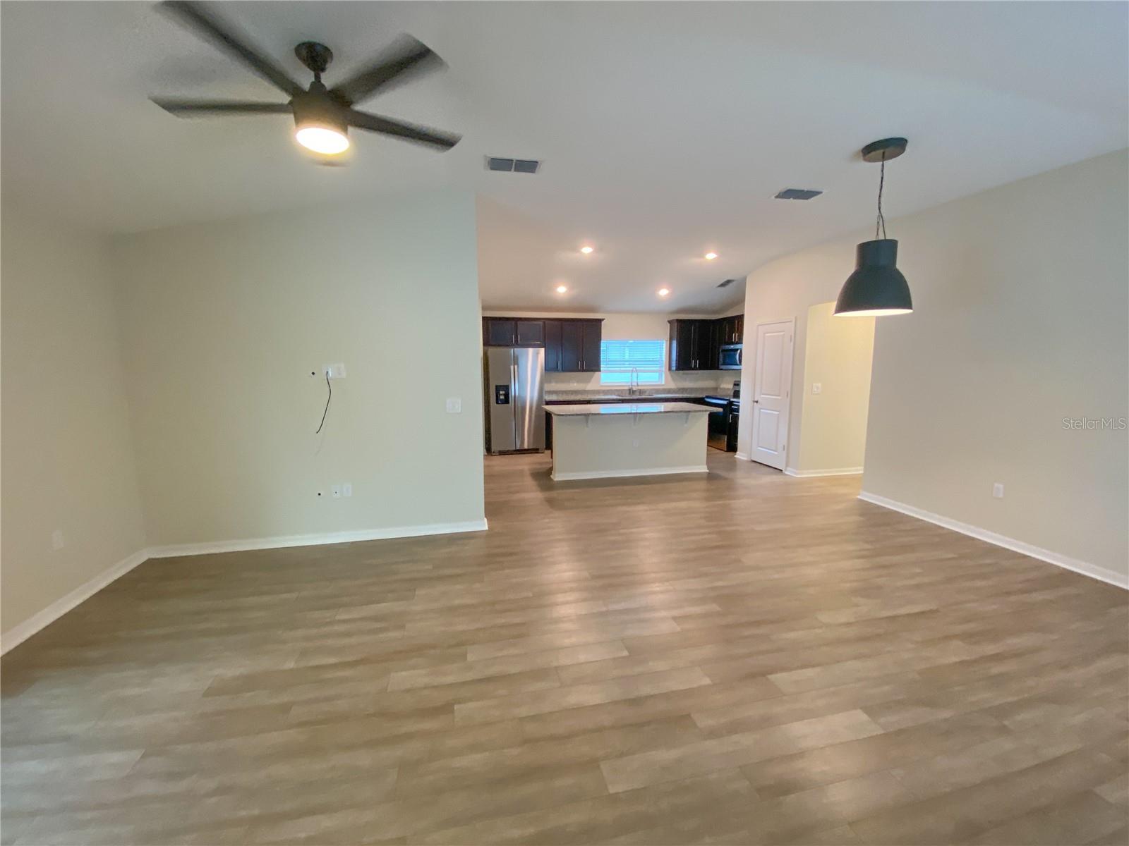 Image 4 of 38 For 4637 Glencrest Loop