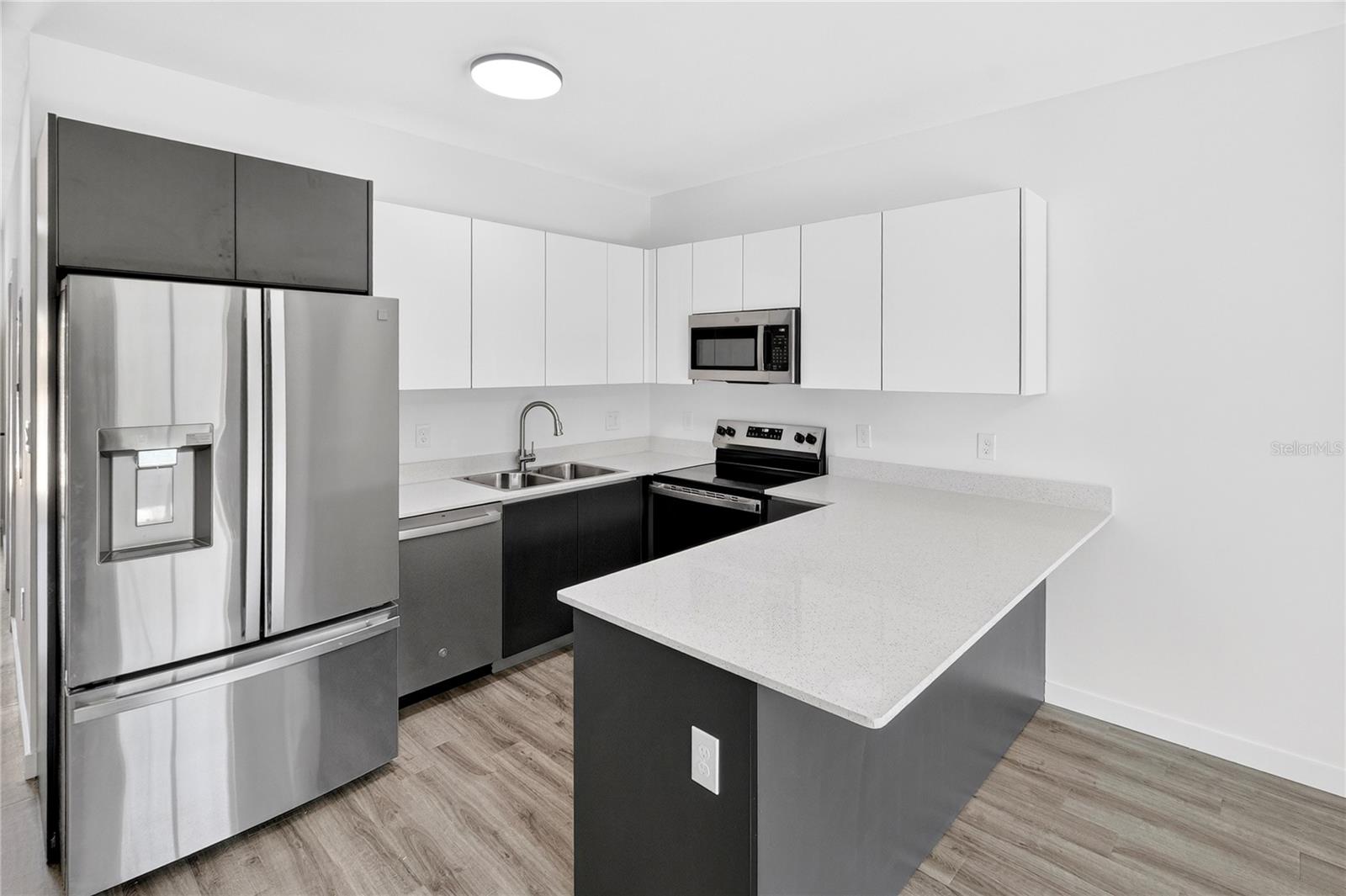 Image 11 of 27 For 1611 29th Road 3