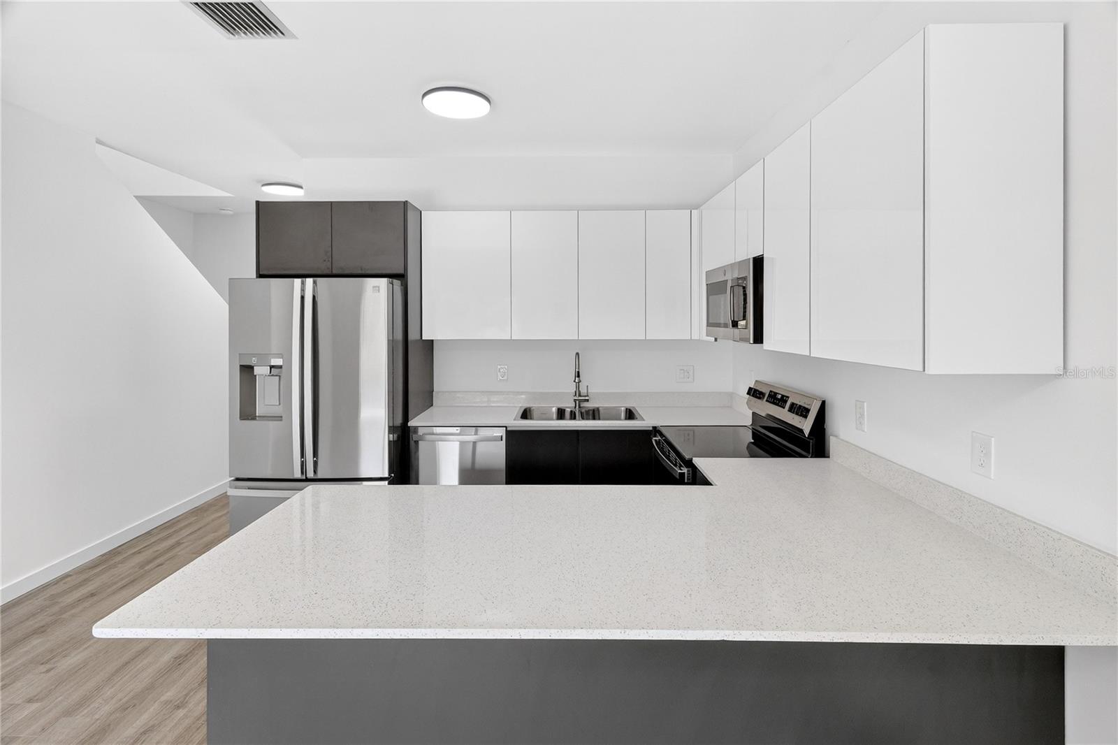 Image 12 of 27 For 1611 29th Road 3