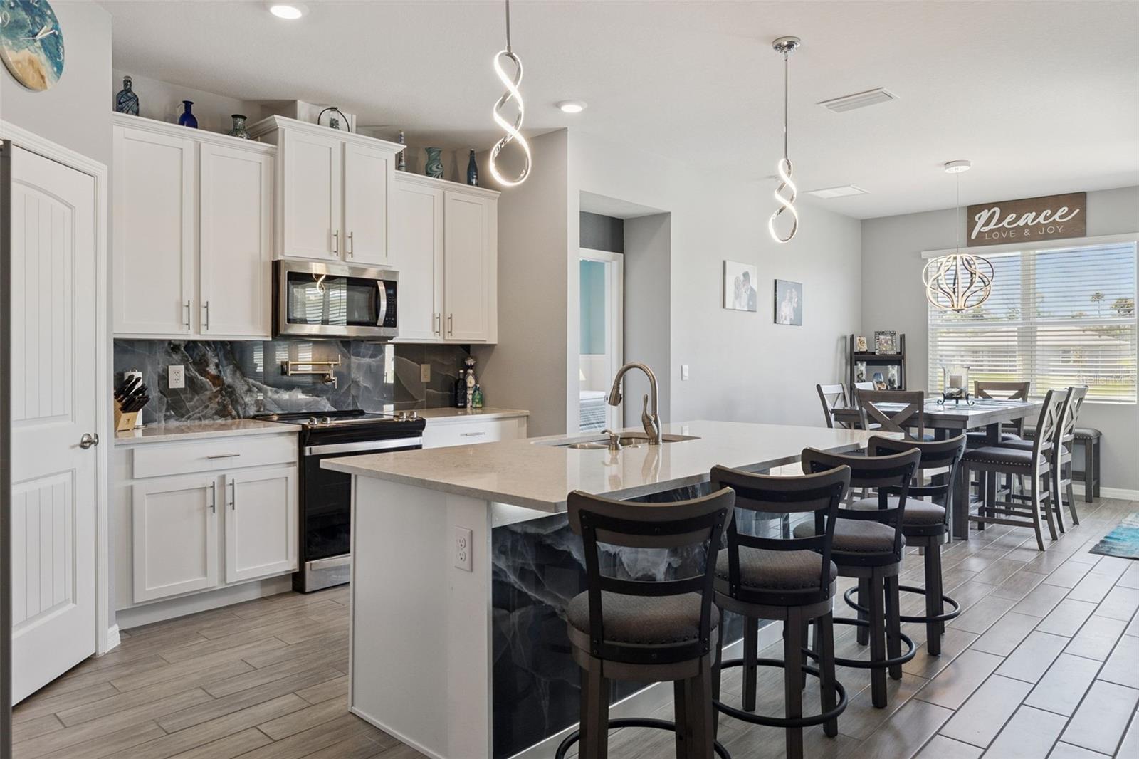 Image 4 of 38 For 1527 Delphi Way