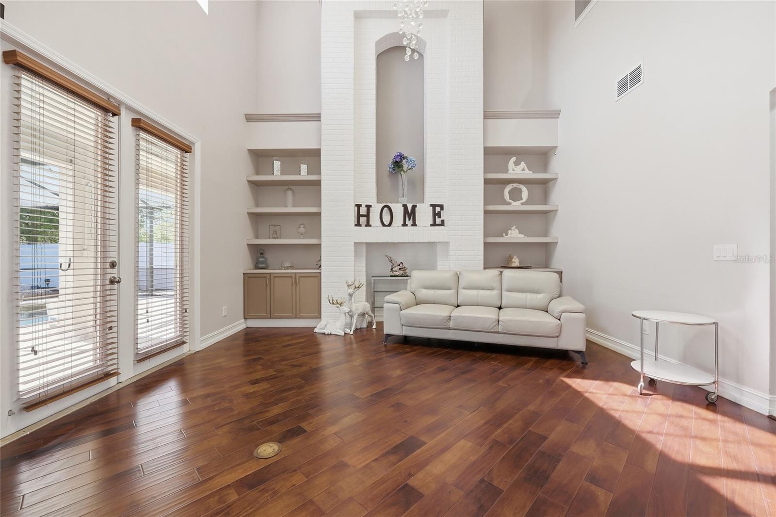 Image 11 of 50 For 9168 Lake Avon Drive