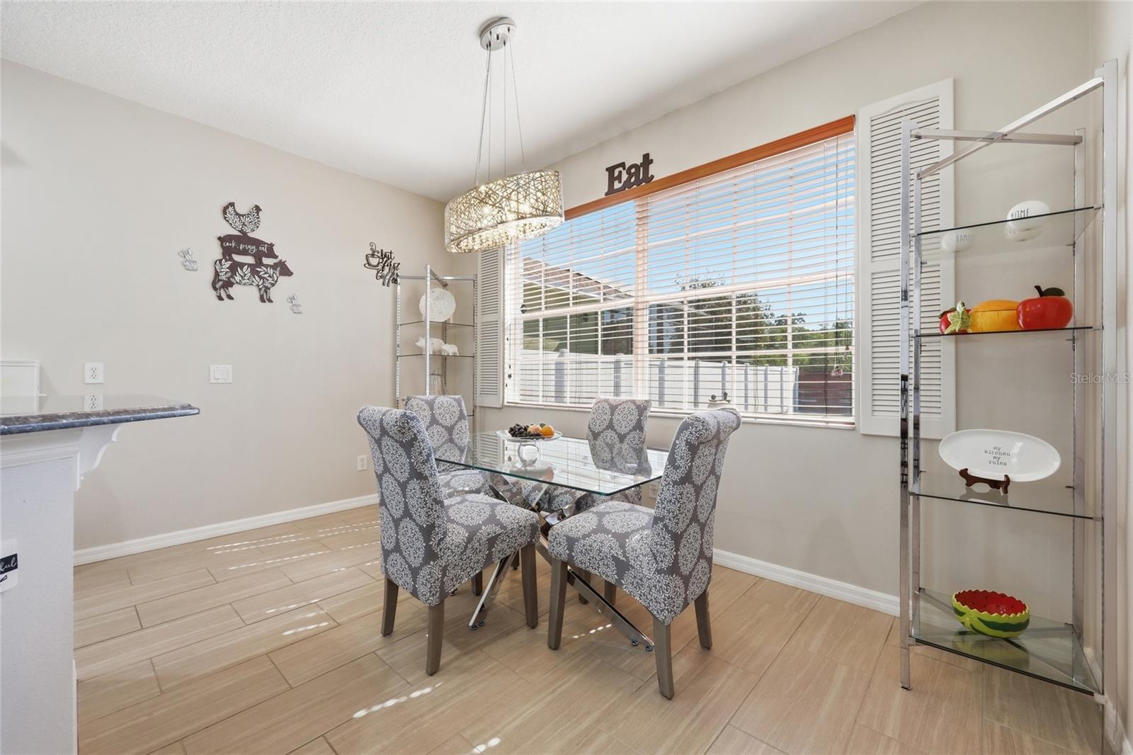 Image 19 of 50 For 9168 Lake Avon Drive