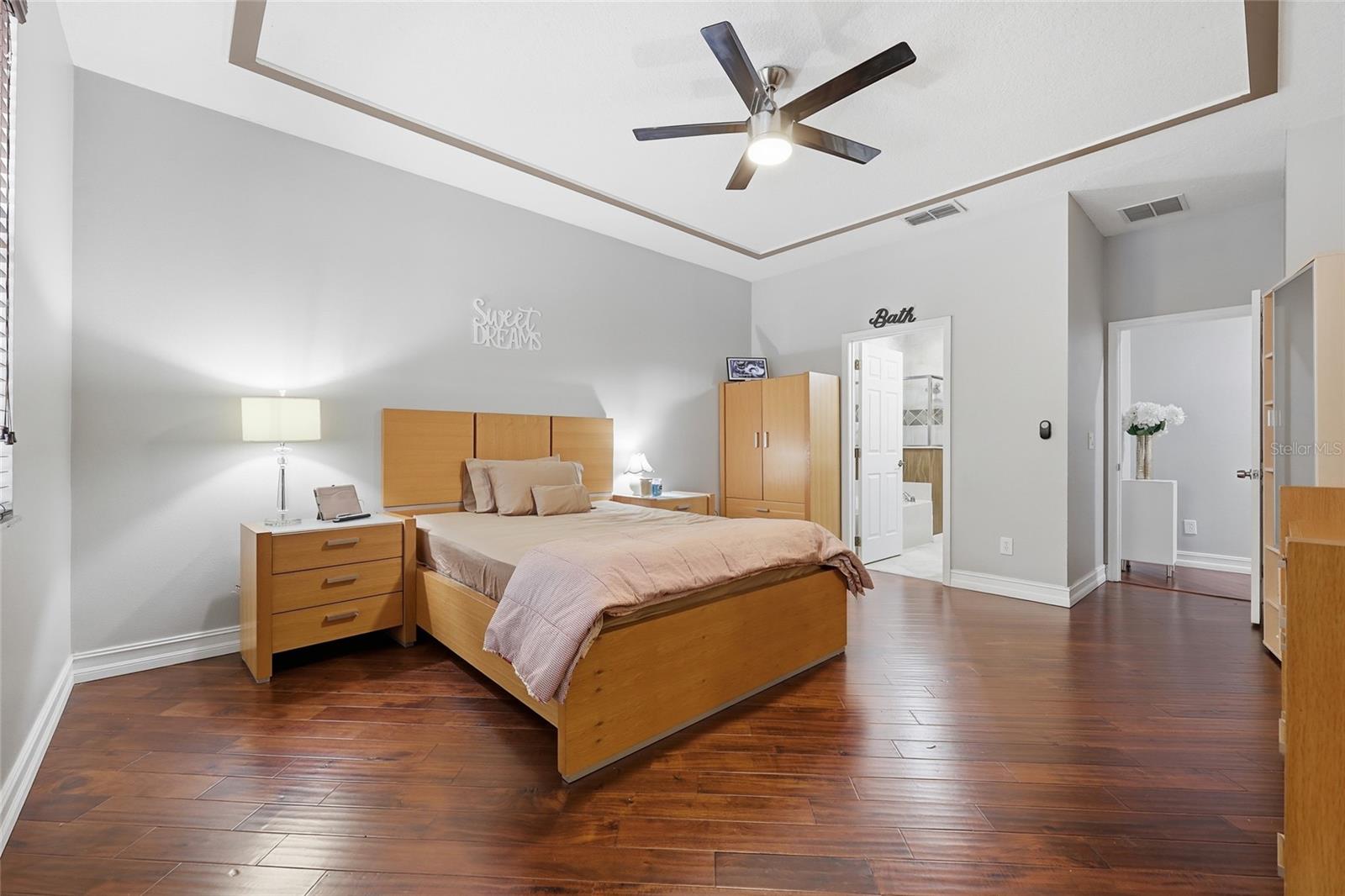 Image 23 of 50 For 9168 Lake Avon Drive