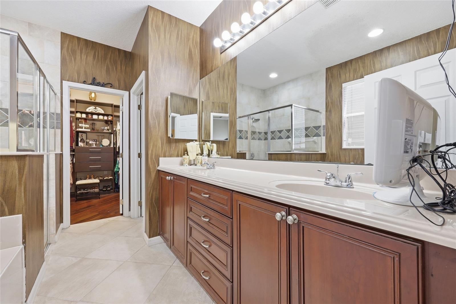 Image 24 of 50 For 9168 Lake Avon Drive