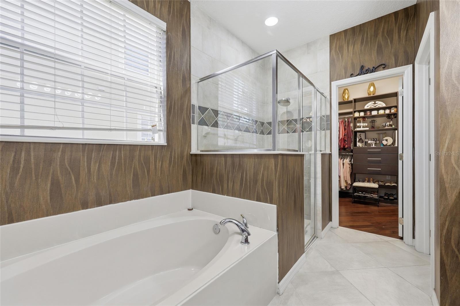 Image 26 of 50 For 9168 Lake Avon Drive