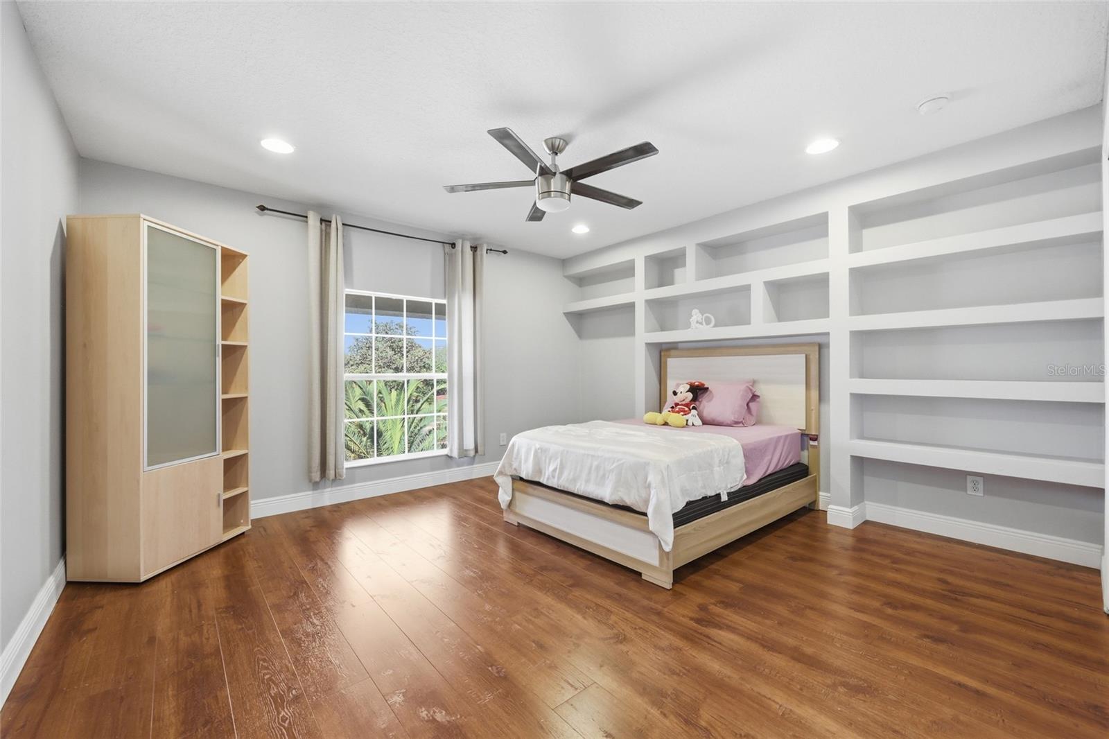 Image 34 of 50 For 9168 Lake Avon Drive