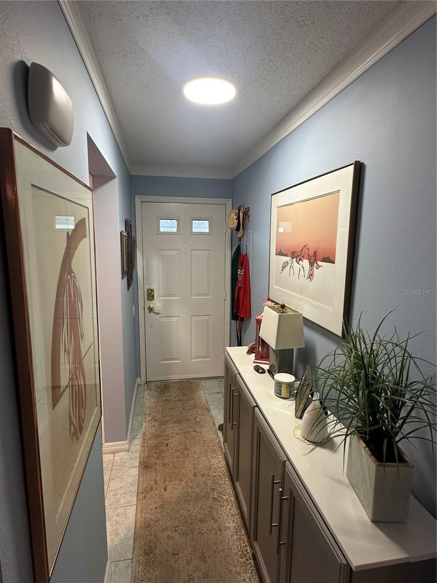 Image 2 of 6 For 2130 Elm Street 401