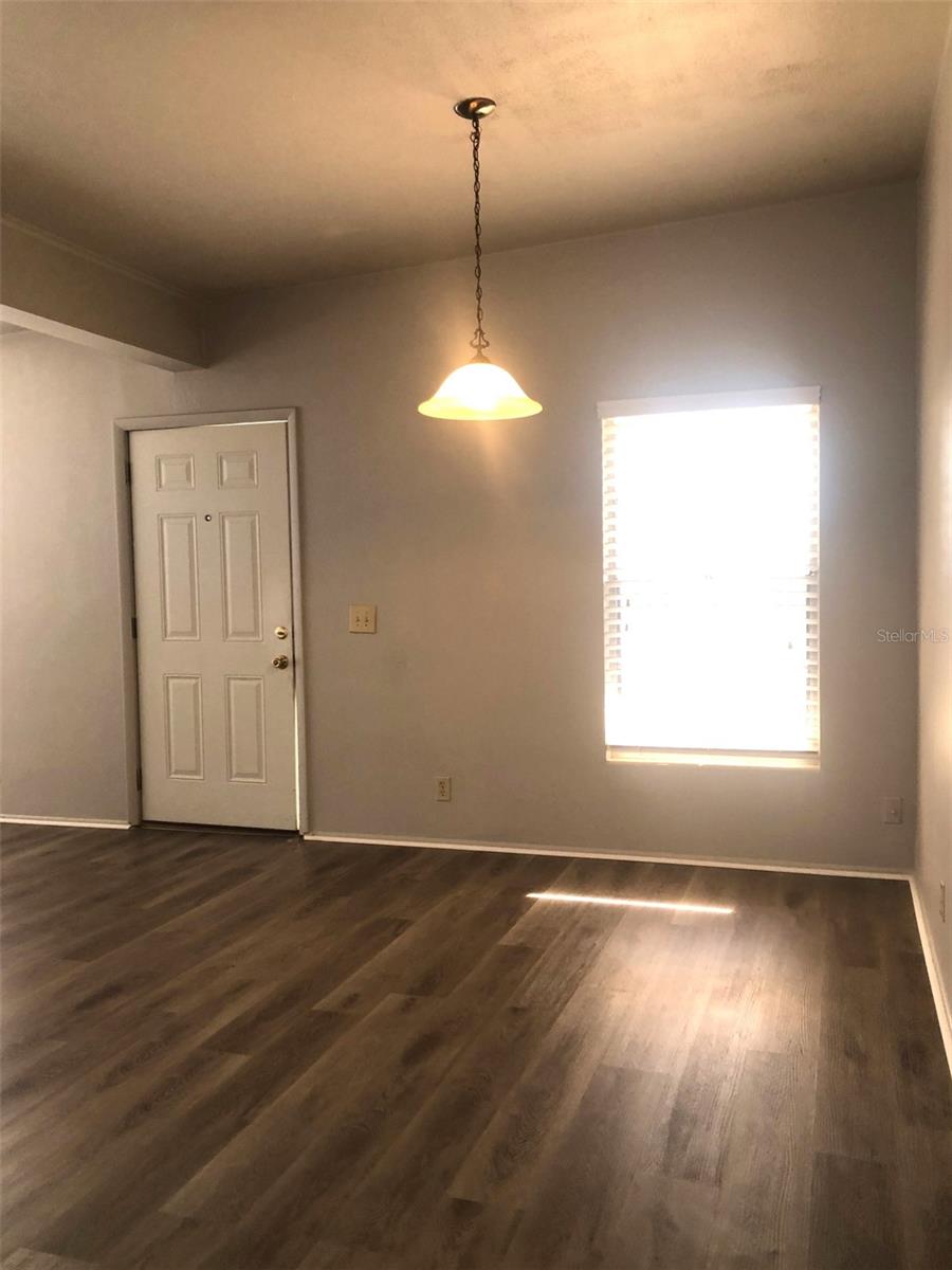 Image 4 of 15 For 905 Cherokee Circle