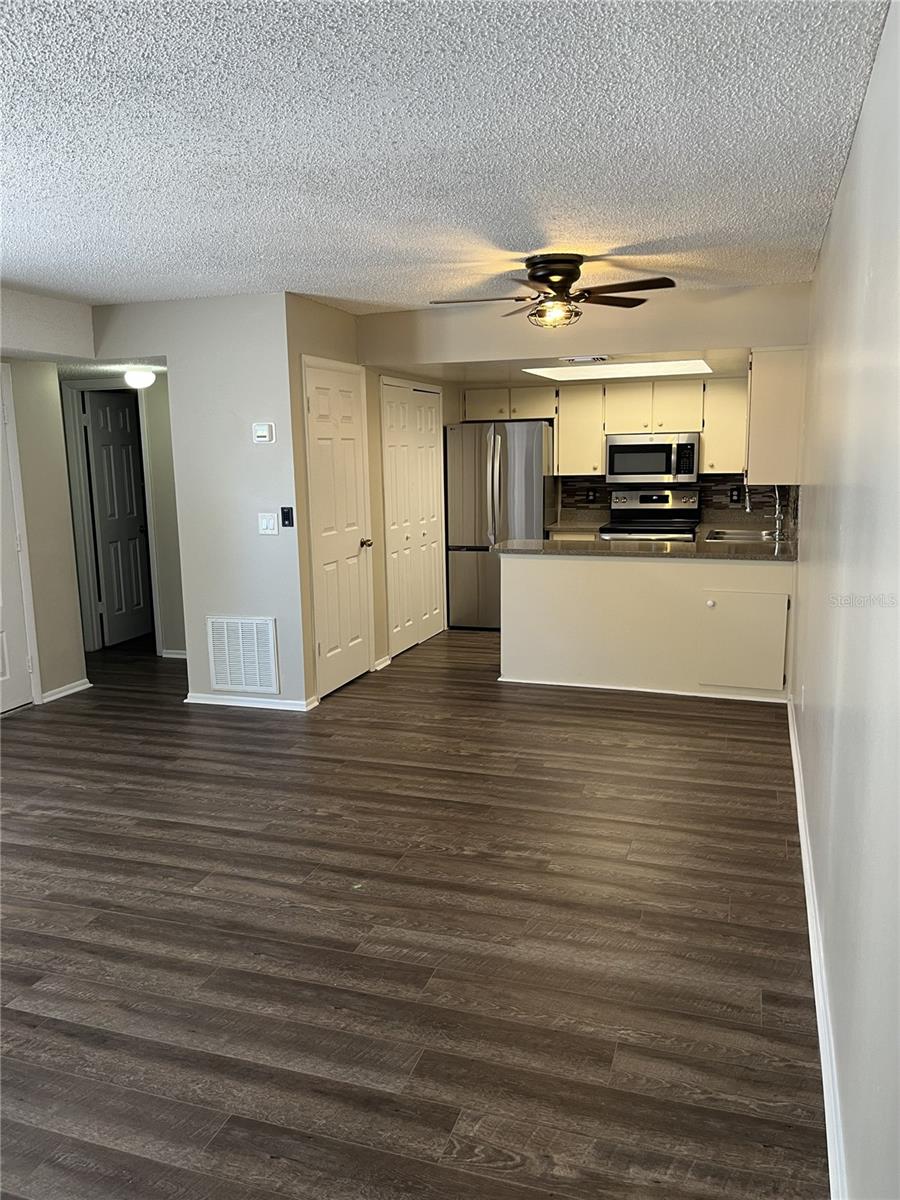 Image 4 of 10 For 143 Windtree Lane R