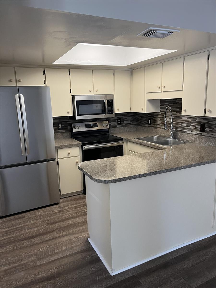 Image 5 of 10 For 143 Windtree Lane R