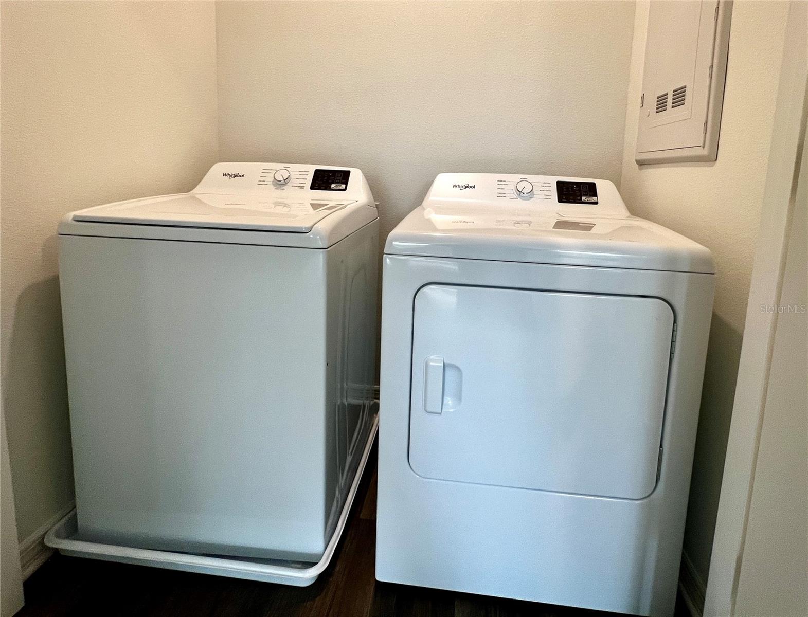 Image 16 of 24 For 2959 Canary Avenue