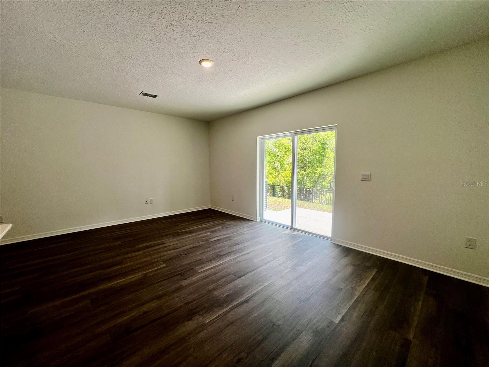 Image 7 of 24 For 2959 Canary Avenue