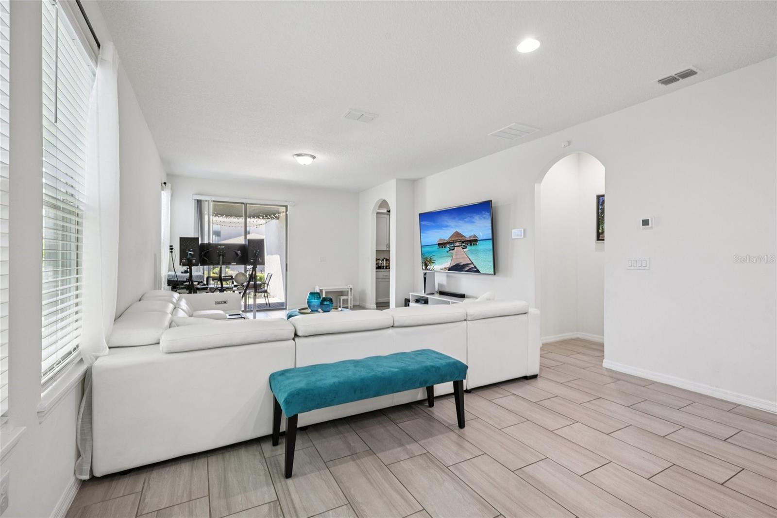 Image 11 of 50 For 16385 Admirals Cove Lane