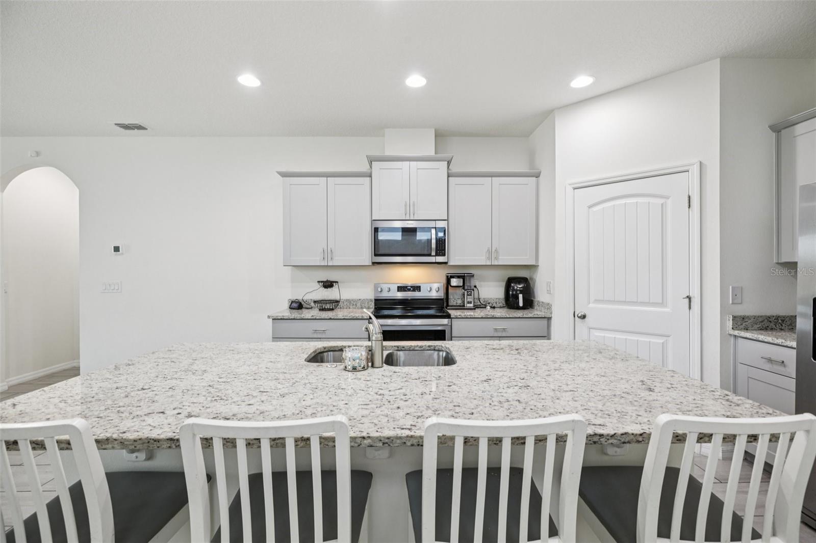 Image 18 of 50 For 16385 Admirals Cove Lane