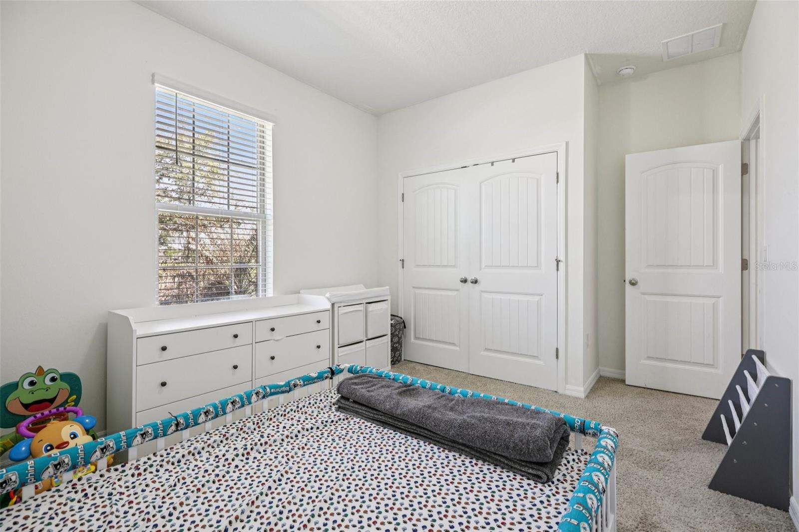 Image 21 of 50 For 16385 Admirals Cove Lane