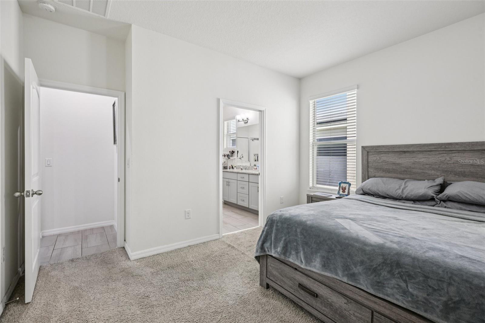 Image 28 of 50 For 16385 Admirals Cove Lane