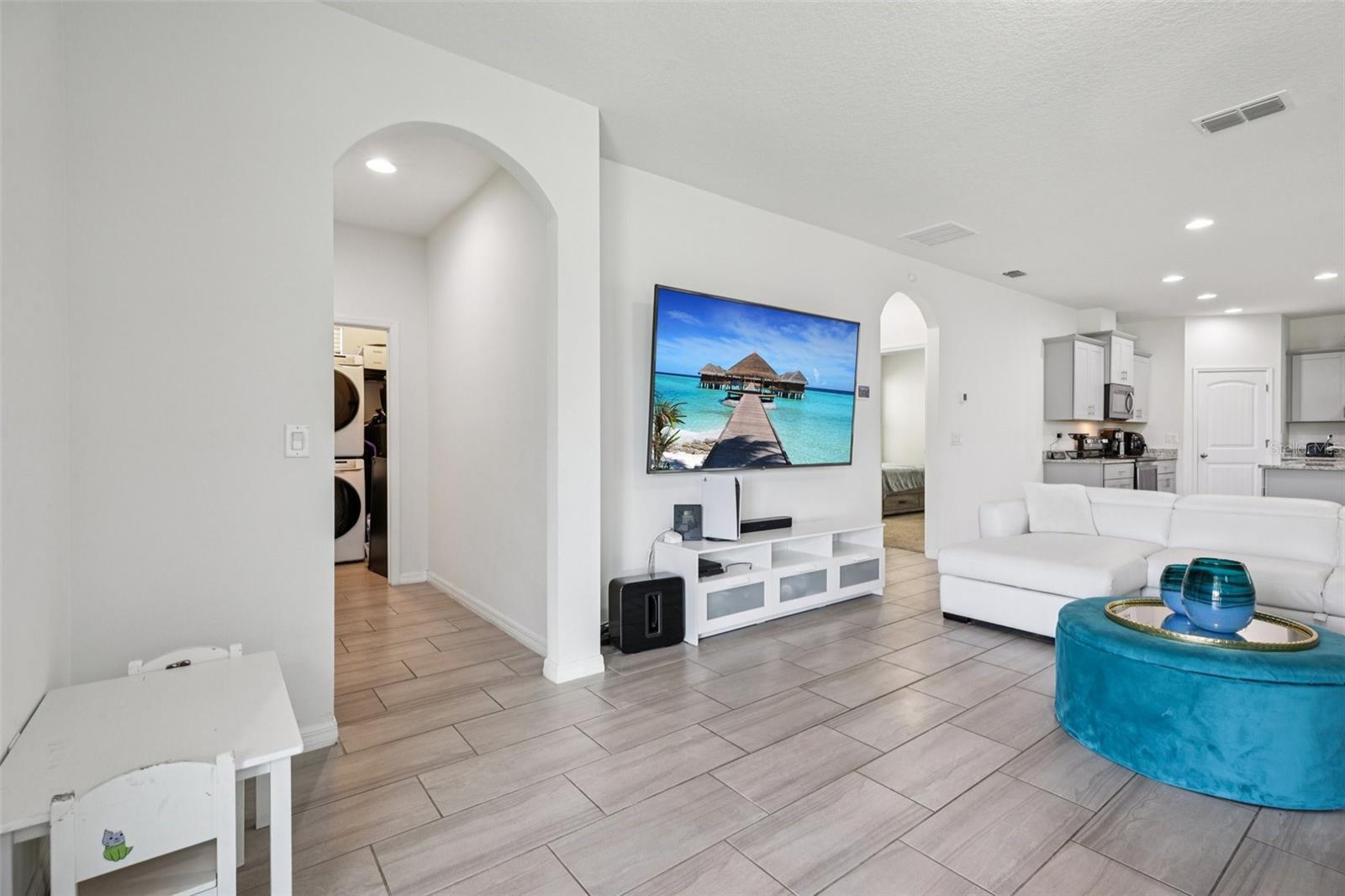 Image 8 of 50 For 16385 Admirals Cove Lane