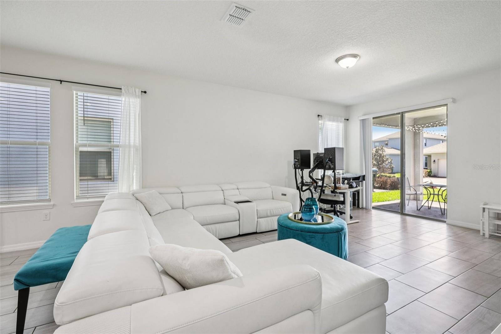 Image 9 of 50 For 16385 Admirals Cove Lane