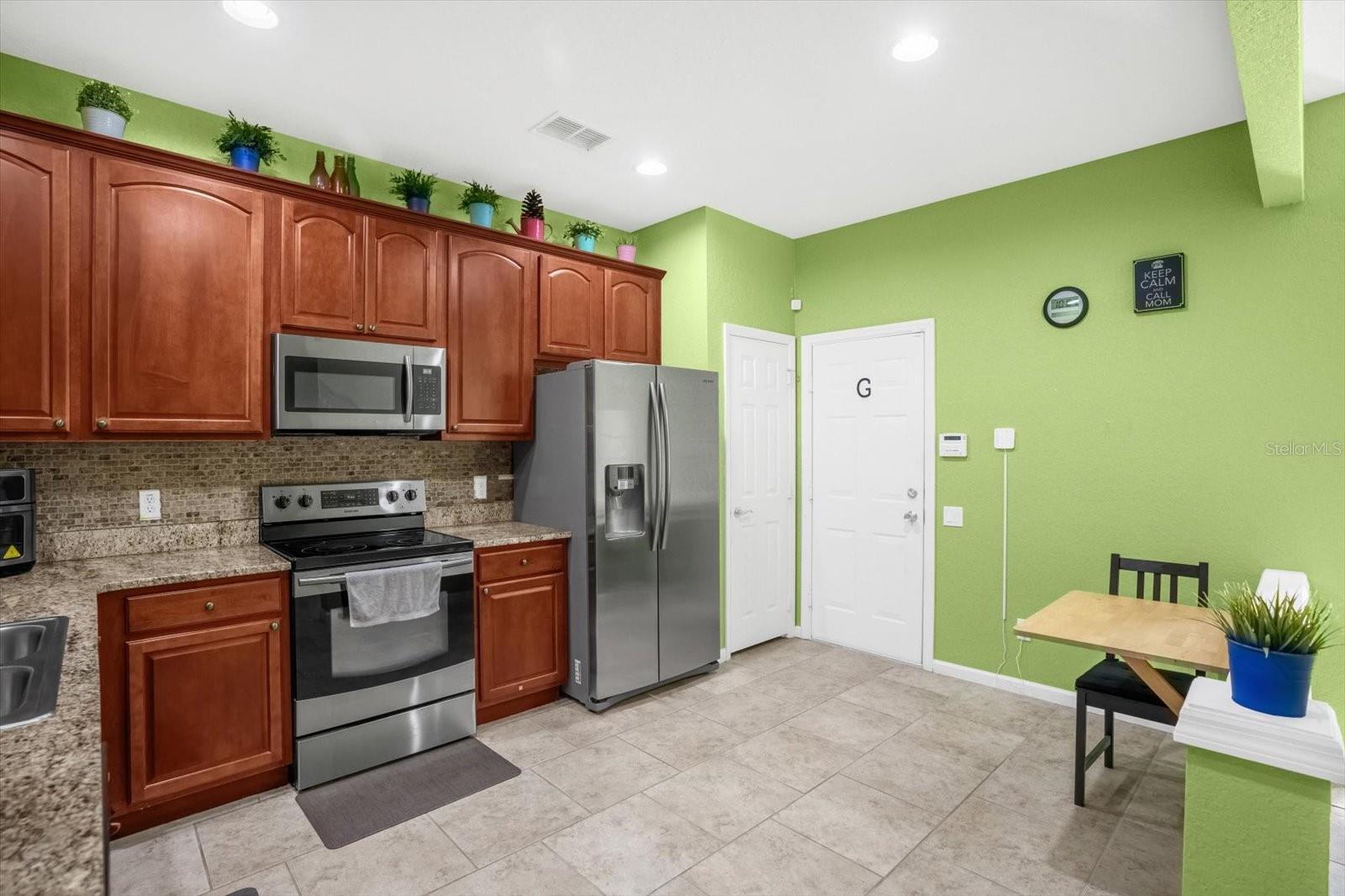 Image 3 of 29 For 1120 Rock Harbor Avenue