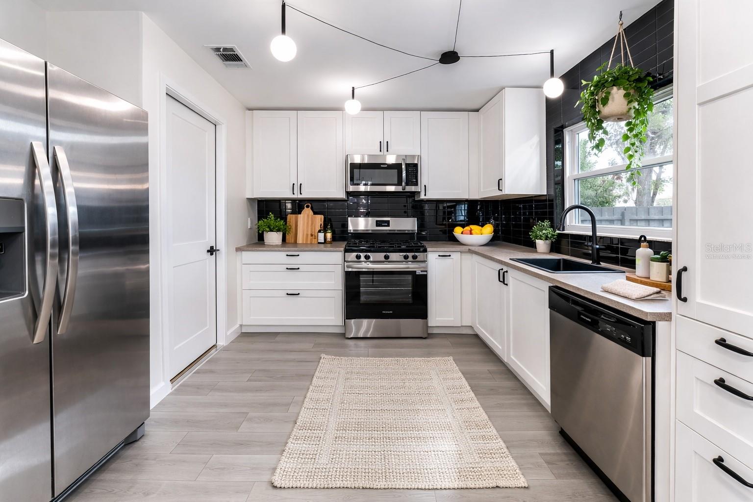 Image 10 of 28 For 104 Glenwood Avenue