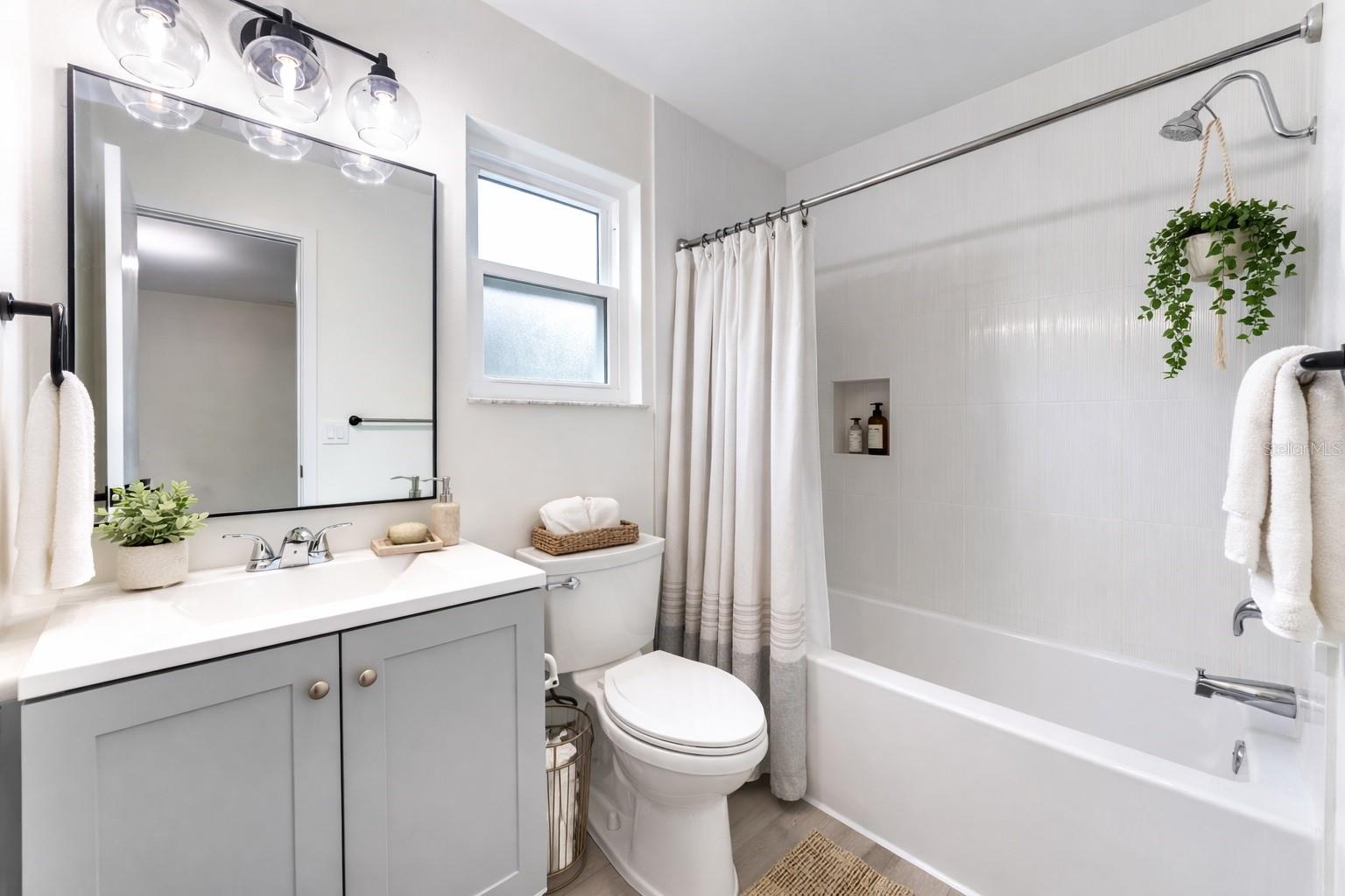 Image 18 of 28 For 104 Glenwood Avenue