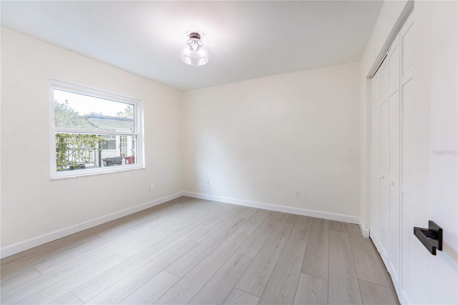 Image 19 of 28 For 104 Glenwood Avenue