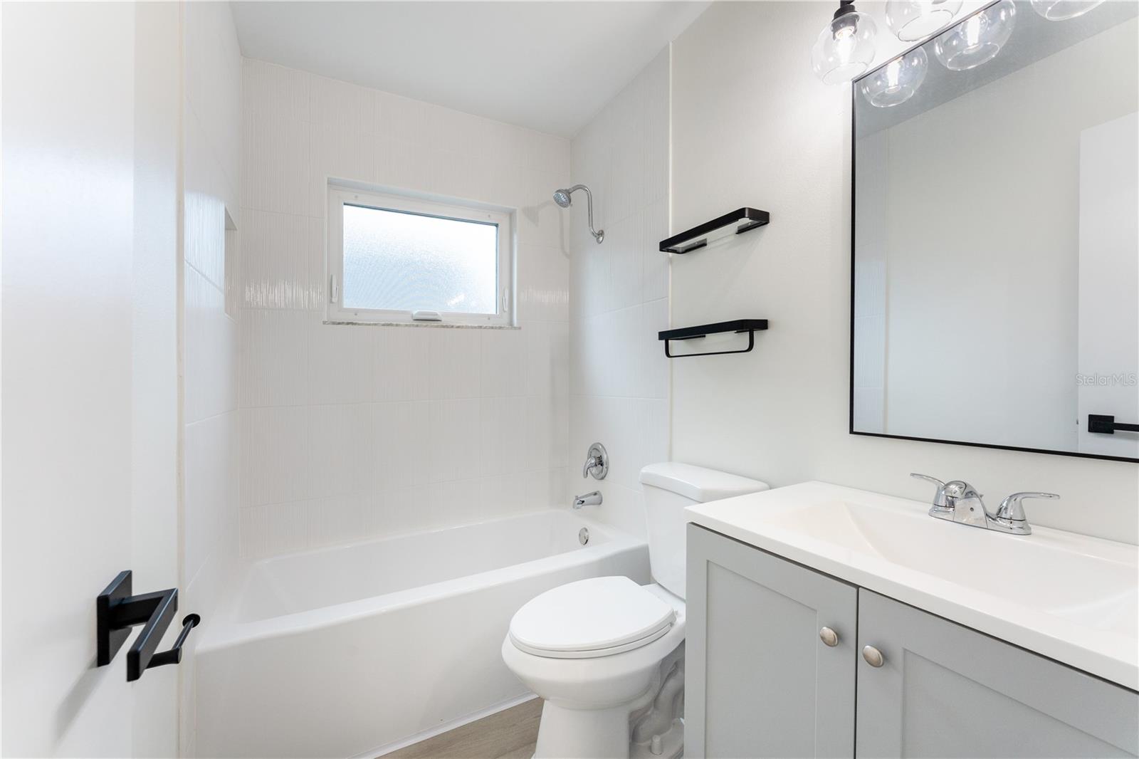 Image 23 of 28 For 104 Glenwood Avenue