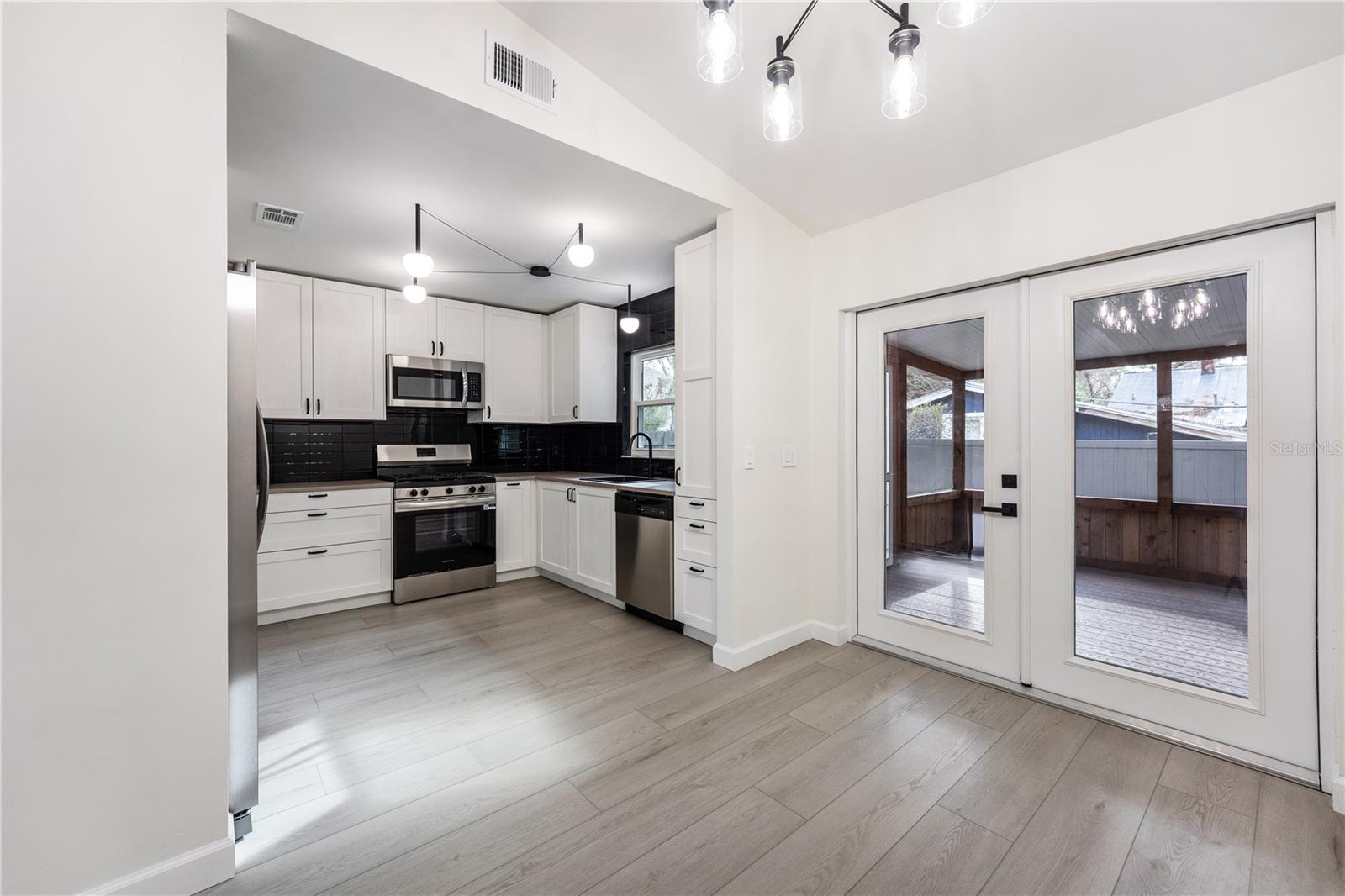 Image 4 of 28 For 104 Glenwood Avenue