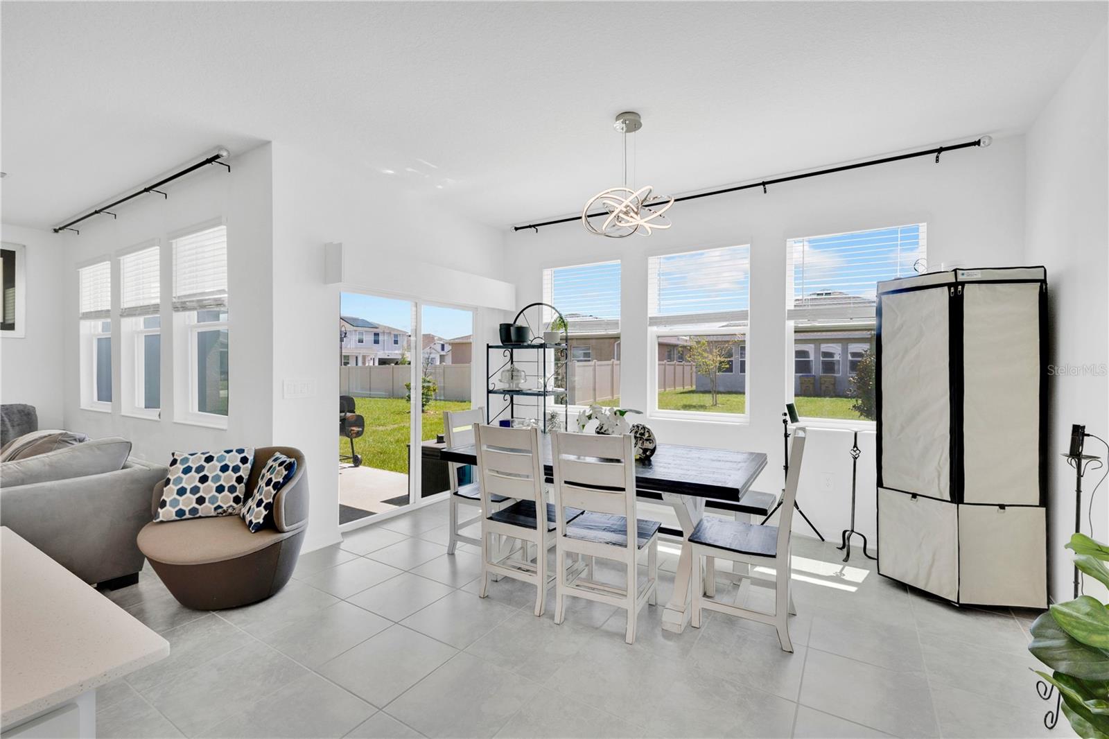 Image 10 of 37 For 4212 Pebbles Throw Drive