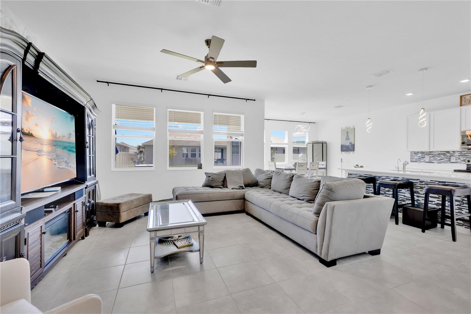 Image 5 of 37 For 4212 Pebbles Throw Drive