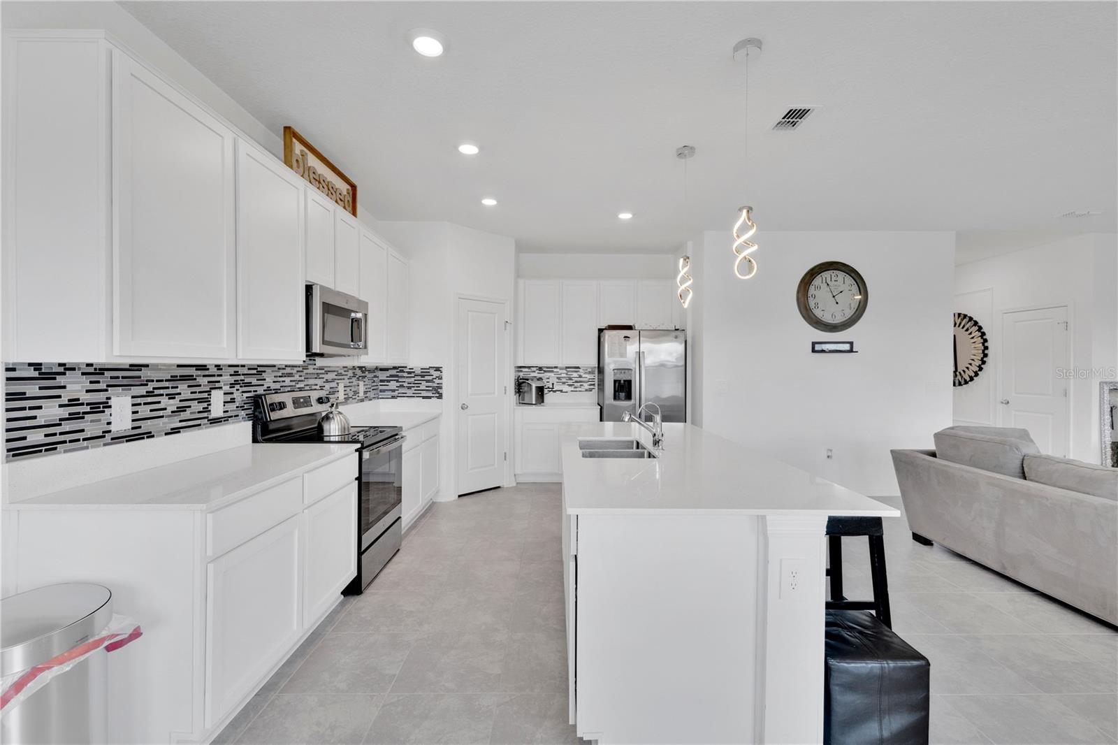 Image 8 of 37 For 4212 Pebbles Throw Drive