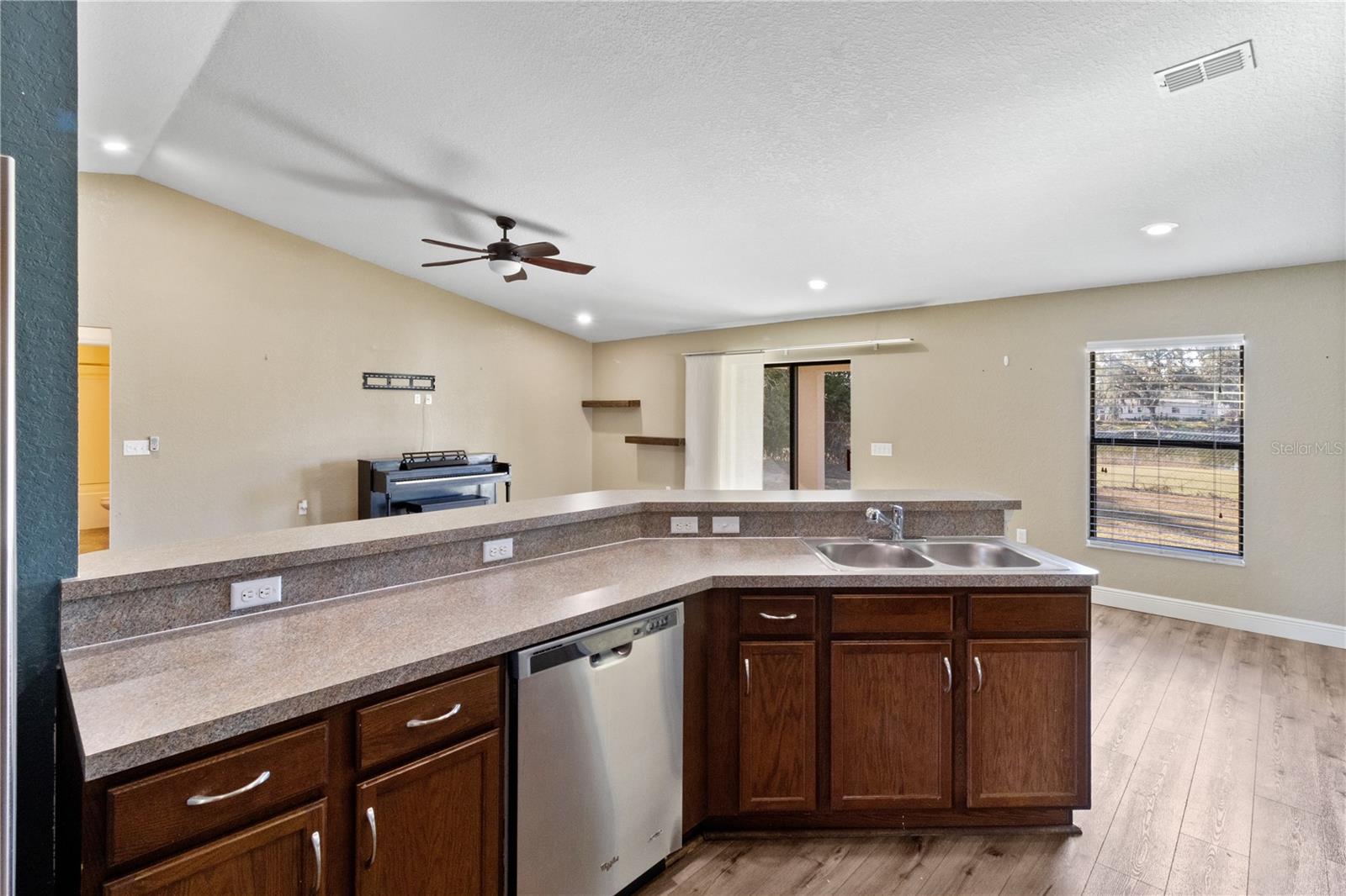 Image 12 of 43 For 4749 Magnolia Preserve Avenue