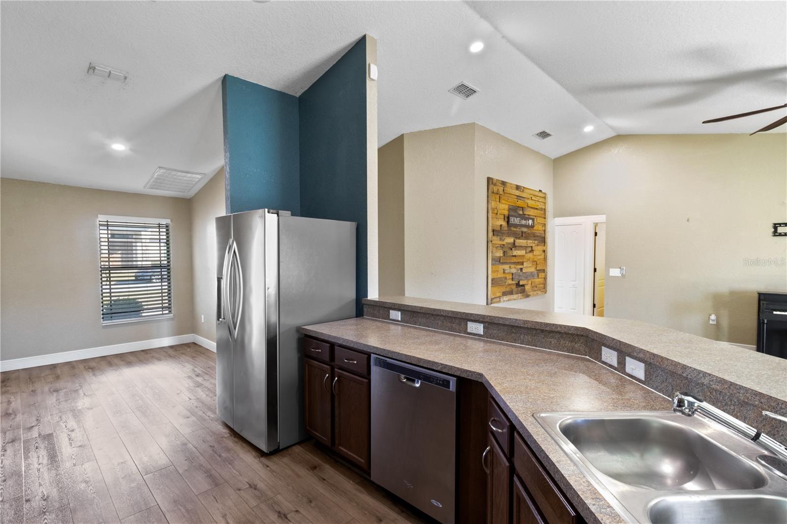 Image 14 of 43 For 4749 Magnolia Preserve Avenue