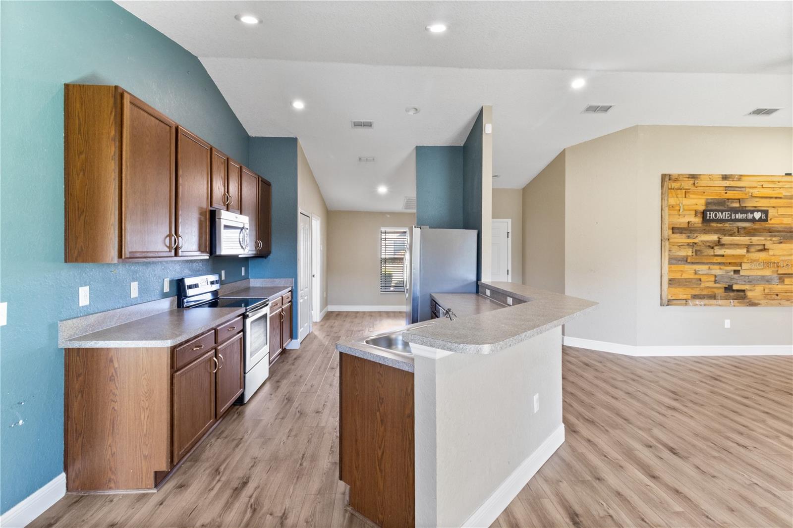 Image 16 of 43 For 4749 Magnolia Preserve Avenue