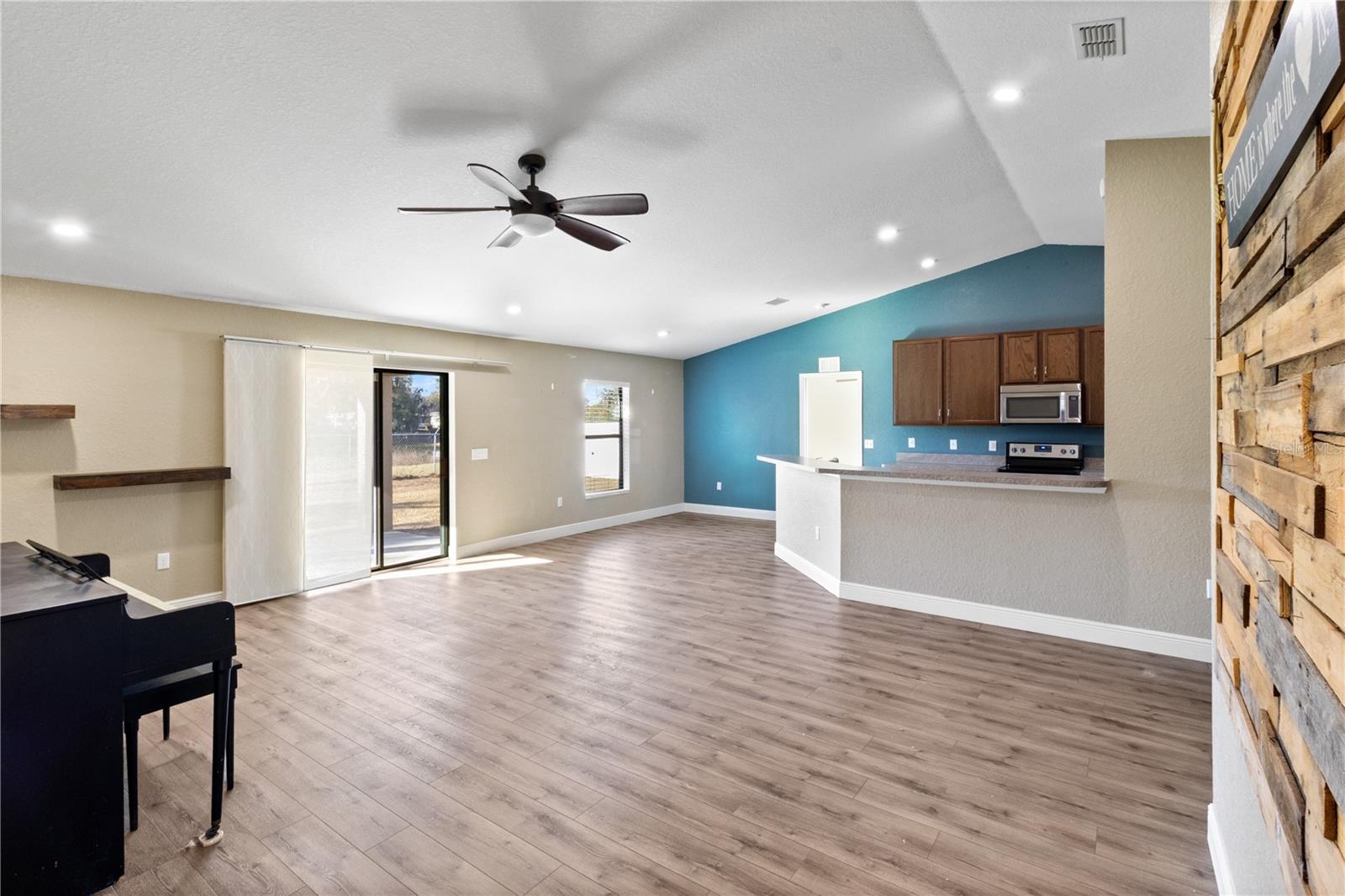 Image 20 of 43 For 4749 Magnolia Preserve Avenue