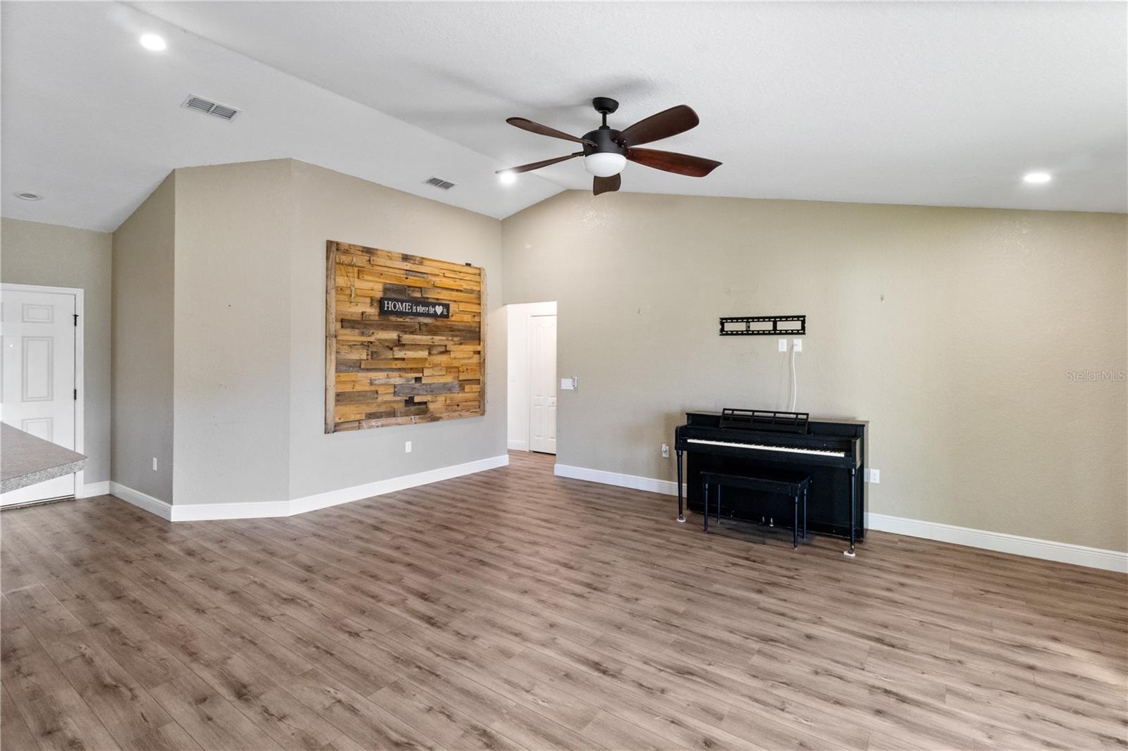 Image 31 of 43 For 4749 Magnolia Preserve Avenue