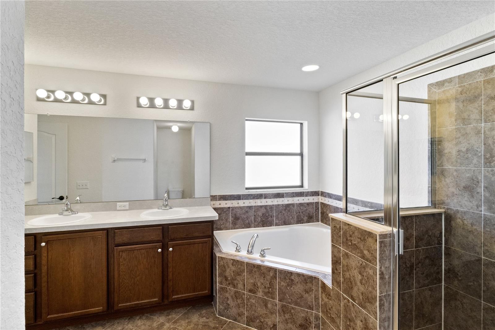 Image 39 of 43 For 4749 Magnolia Preserve Avenue