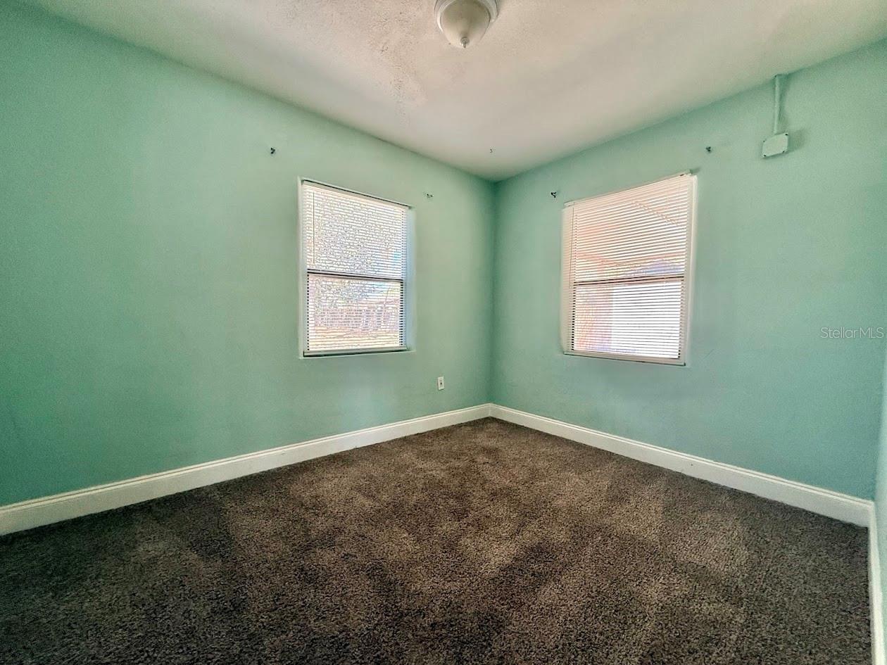 Image 11 of 17 For 115 Chesley Avenue