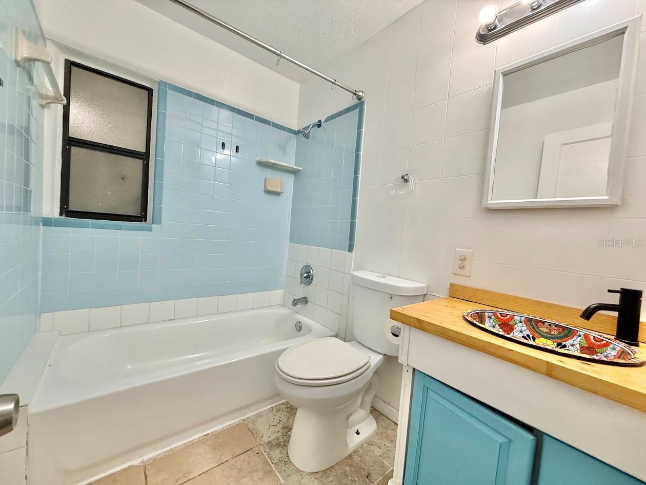 Image 12 of 17 For 115 Chesley Avenue