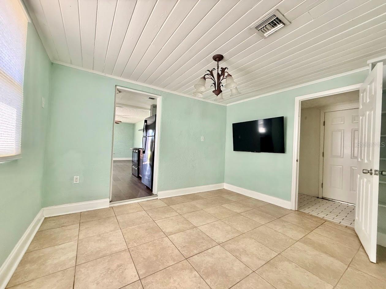 Image 8 of 17 For 115 Chesley Avenue