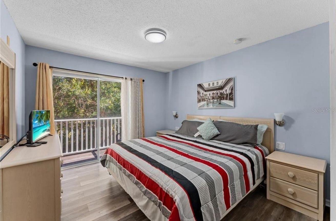 Image 9 of 25 For 1017 Park Ridge Circle