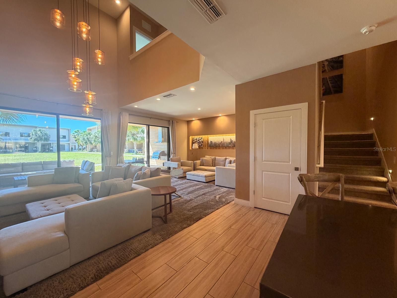 Image 8 of 47 For 7464 Brooklyn Drive