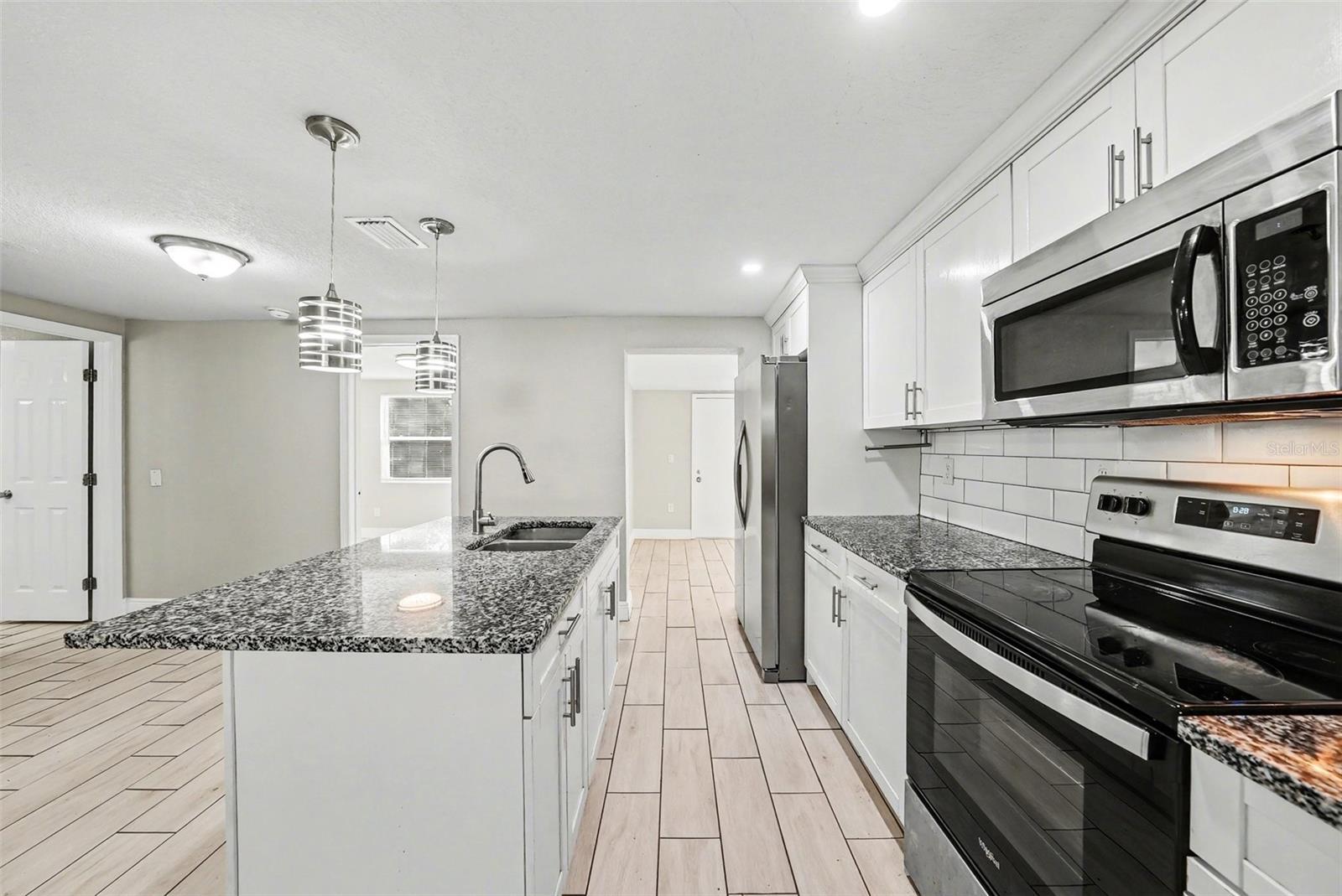 Image 6 of 15 For 11014 Grant Drive