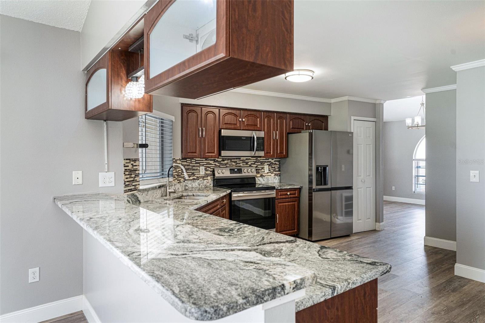 Image 10 of 25 For 1623 Storington Avenue