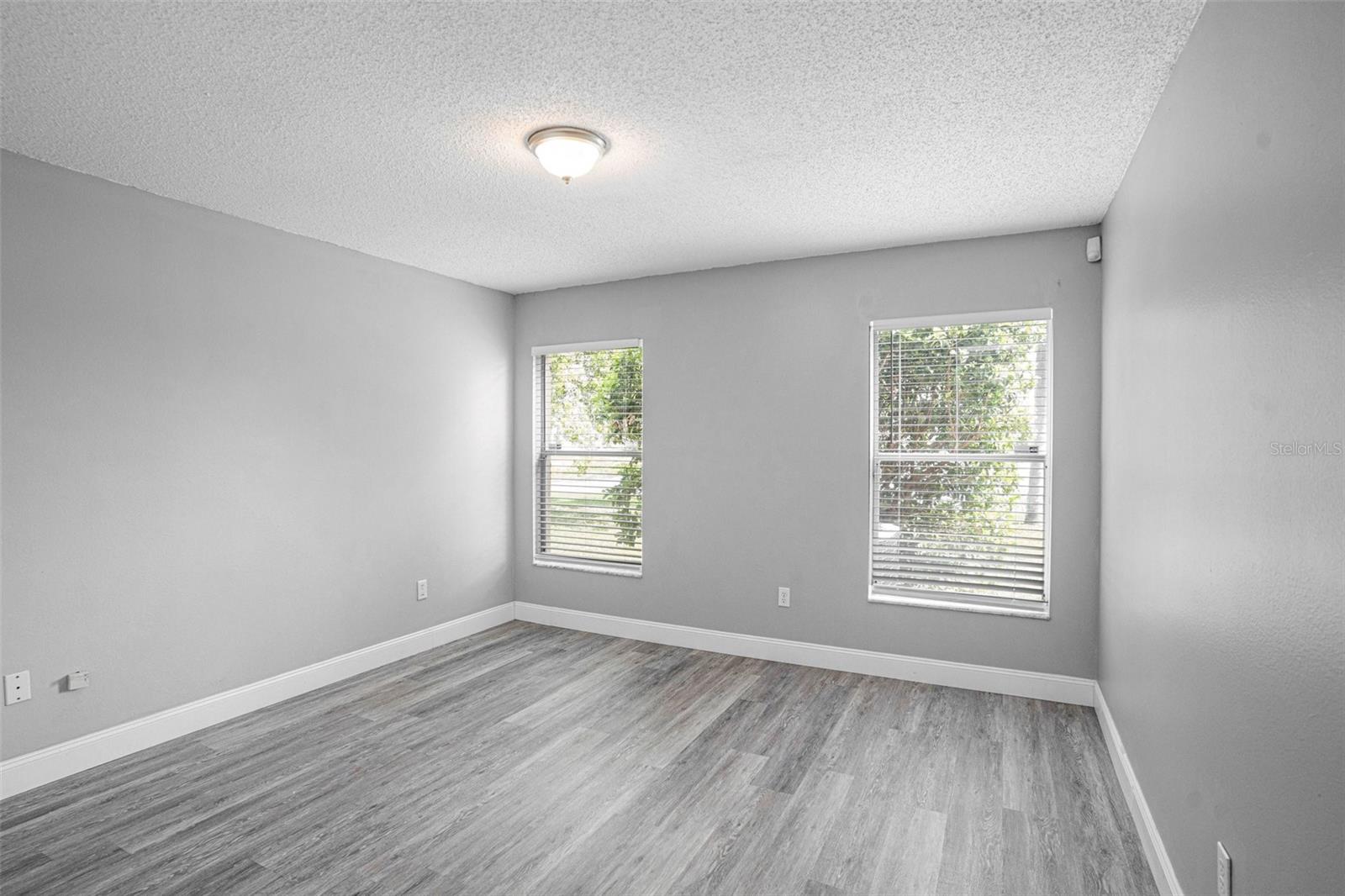 Image 14 of 25 For 1623 Storington Avenue