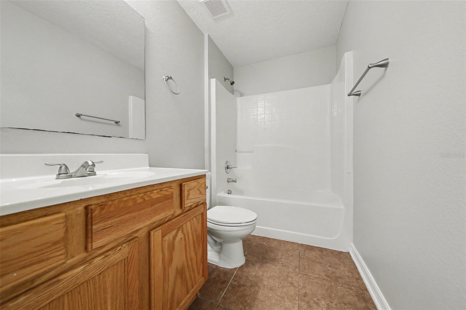 Image 18 of 26 For 2212 Nicollett Way