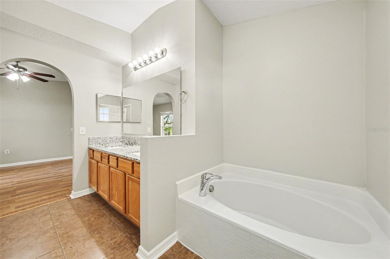 Image 19 of 26 For 2212 Nicollett Way